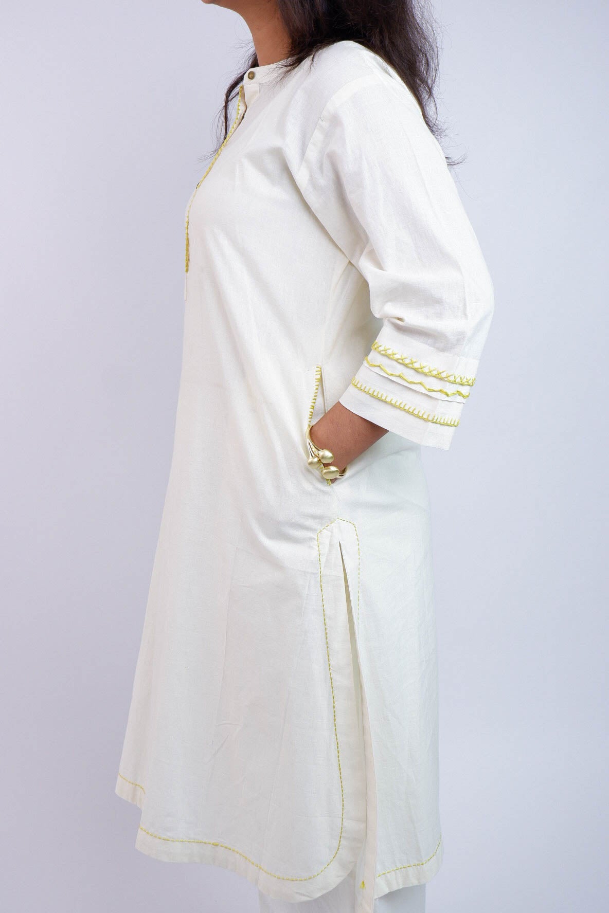 DH210-Elegant Two-Piece White Cotton Kurta Set with Subtle Detailing