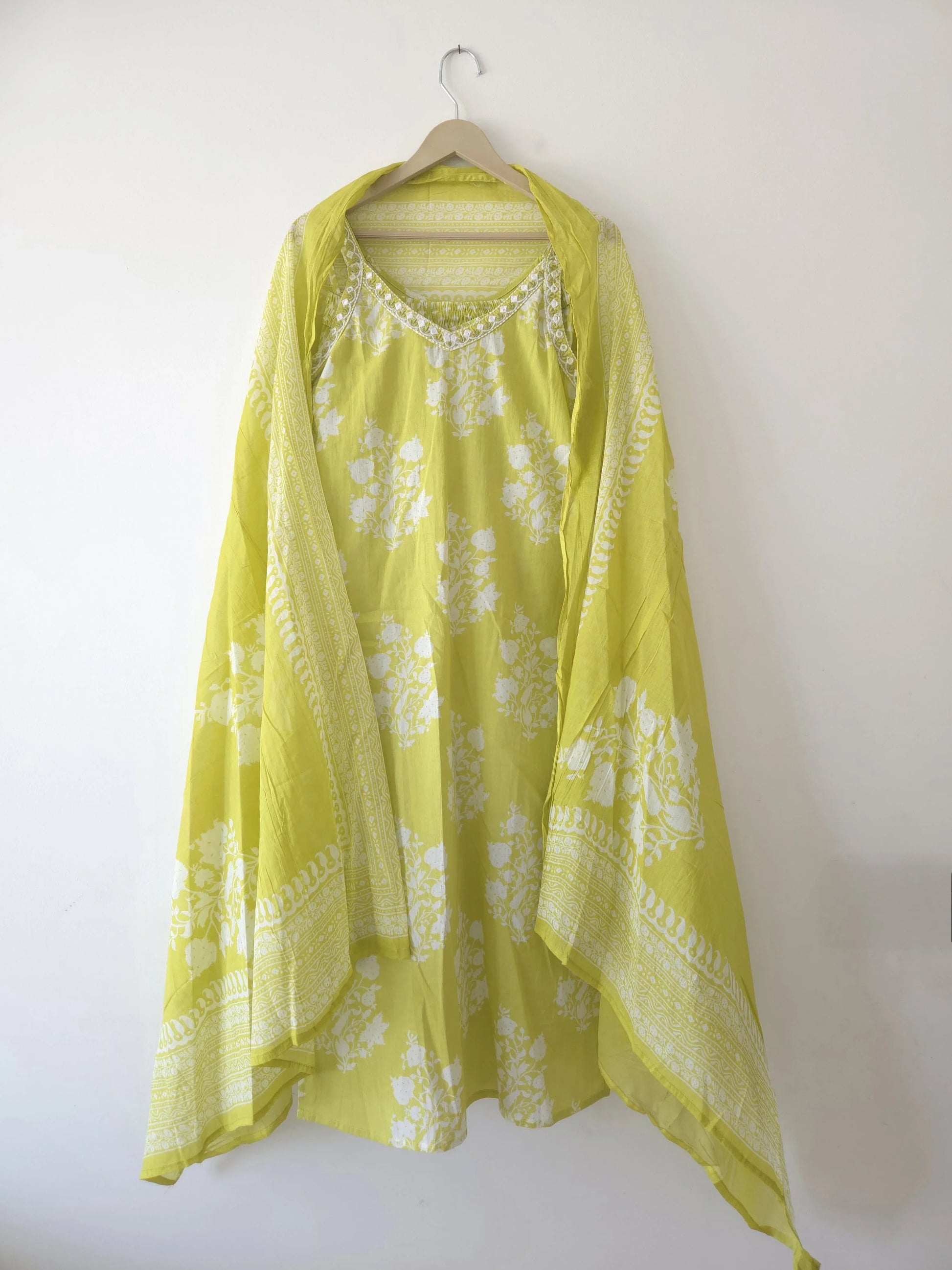 DH132-G-Light Green Floral Suit with Mirror Work - Dharini's Store