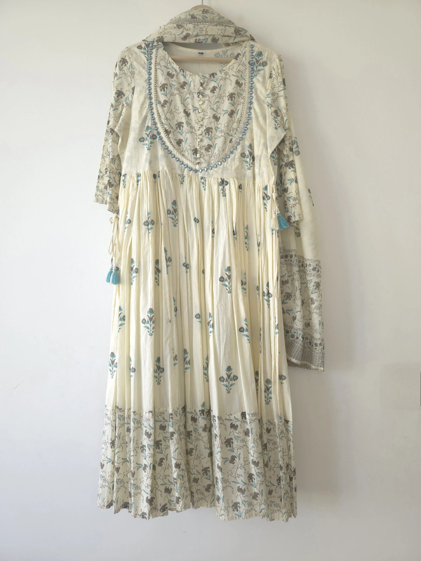 DH128-W-Elegant Cream Floral Print Set - Dharini's Store