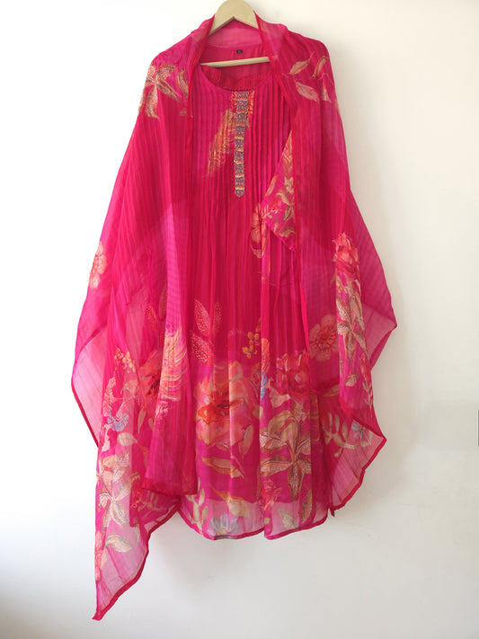 DH103-Stylish Fuchsia Floral Suit set - Dharini's Store