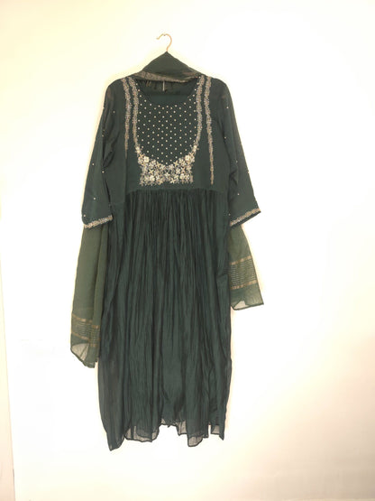 DH139G-Elegant Emerald Green Embellished Set