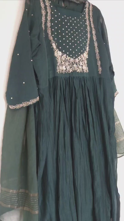 DH139G-Elegant Emerald Green Embellished Set
