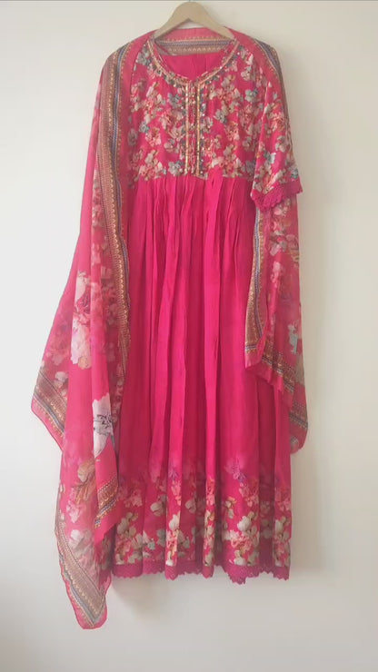 DH127P-Vibrant Floral Fusion Ensemble