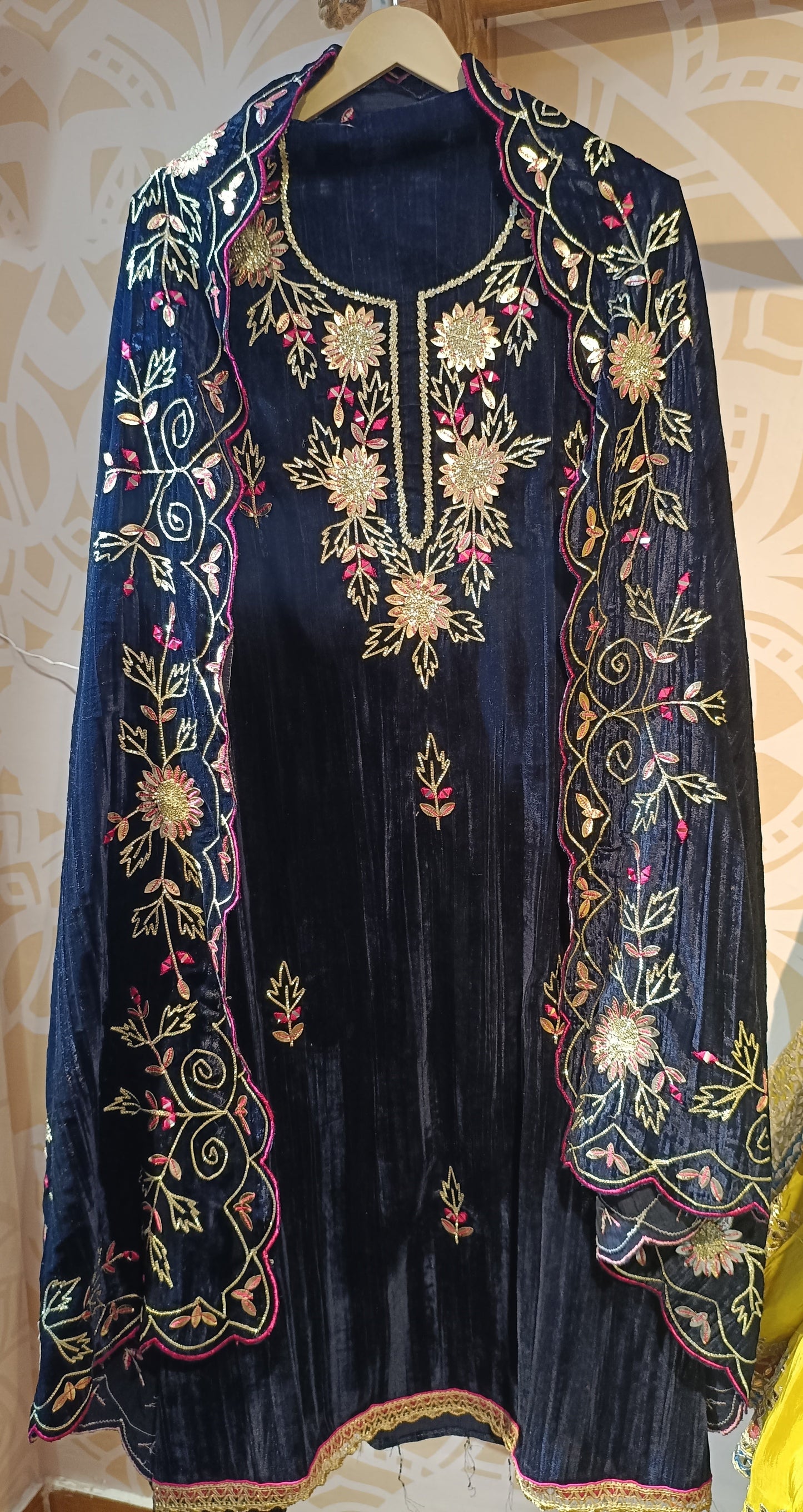 DH261-Velvet Elegance In Midnight Blue