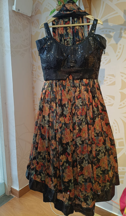 DH220-Black Sequin Blouse with Floral Print Lehenga Chunni