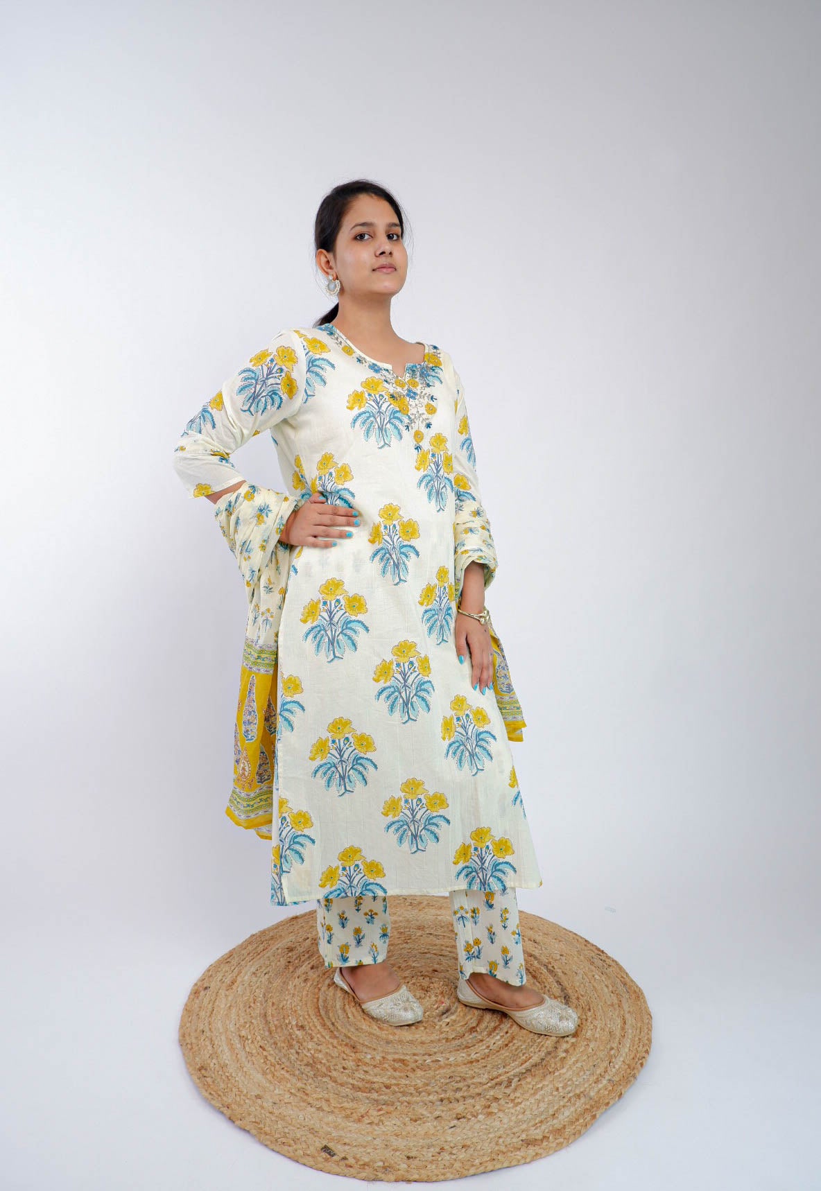 DH162WY-Elegant Floral Printed Cream Suit Set