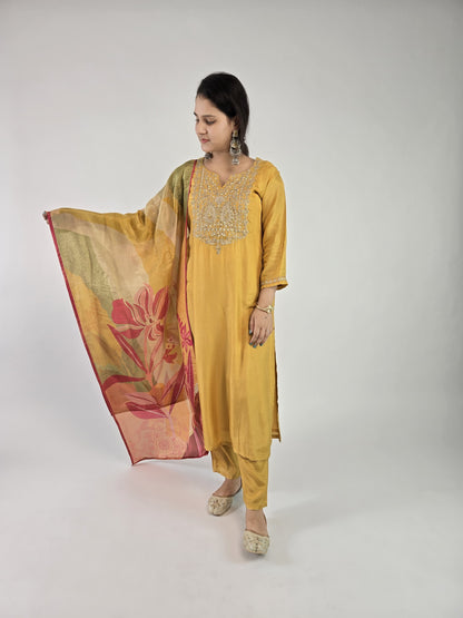 DH214-Golden Grace Hand Embroidered Slik Kurta Set