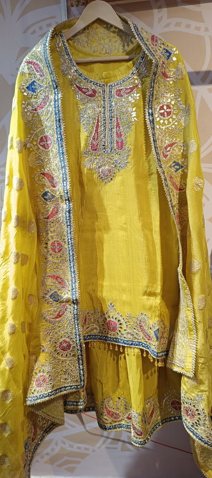 DH270-Graceful in Yellow Ensemble