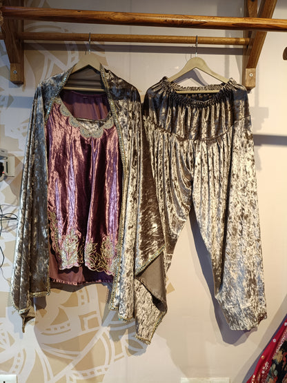 DH284-Luxurious Mauve & Silver Velvet Three-Piece Suit Set