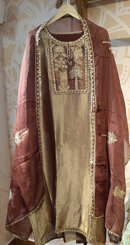 DH262-Vintage Brown & Gold Royal Suit