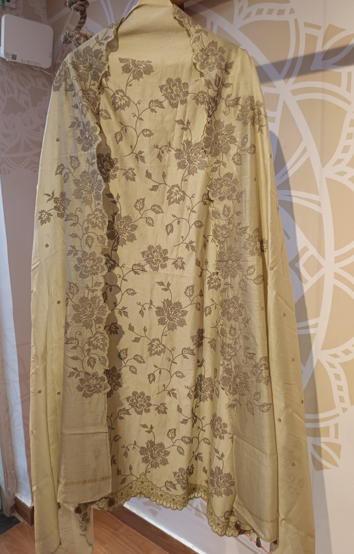 DH254-Floral Grace In Tradition